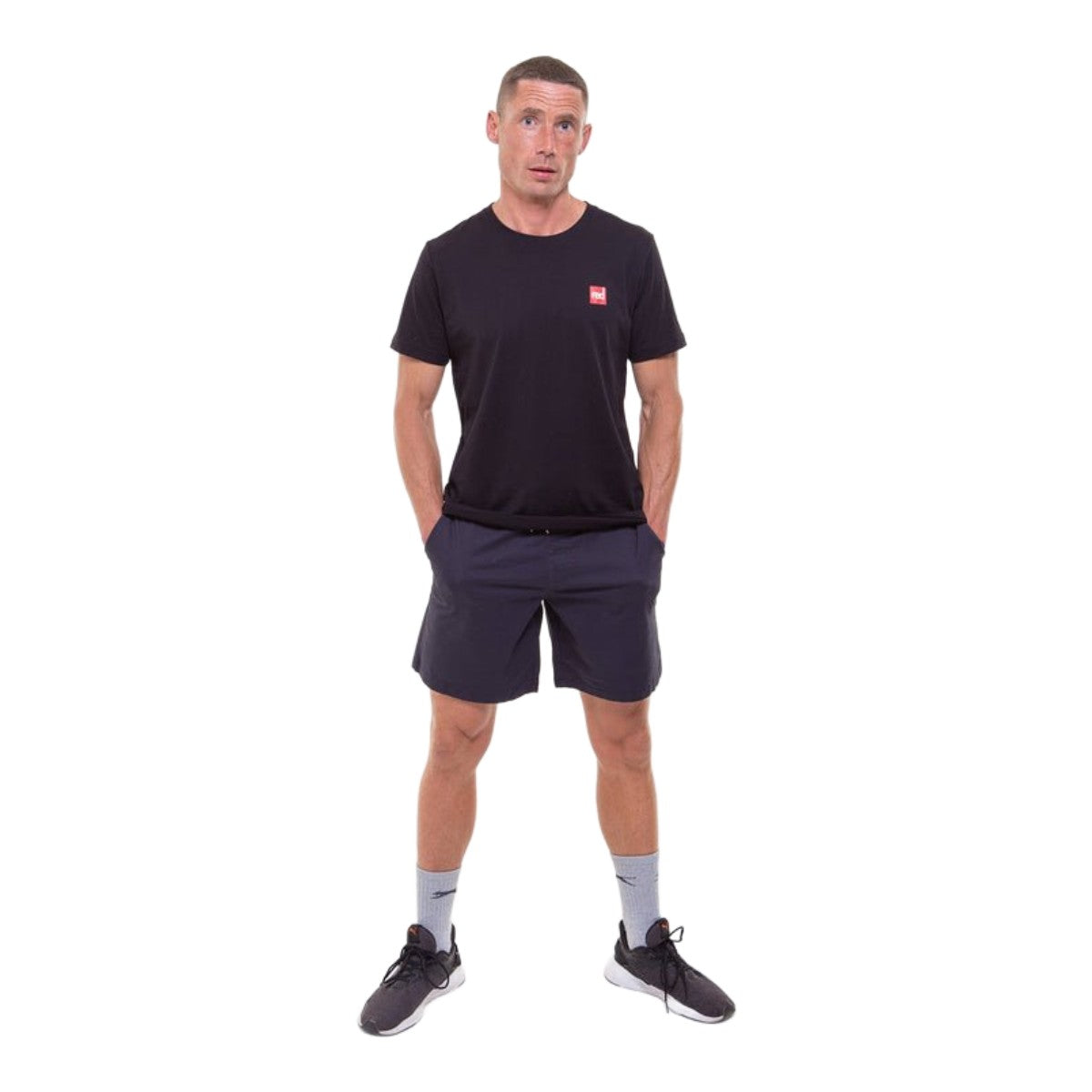 Red Original Estuary T-shirt, black, worn by a man
